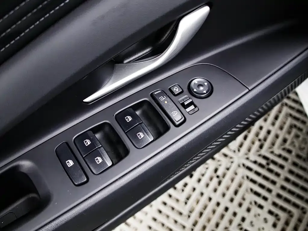 Hyundai Elantra — фото 4