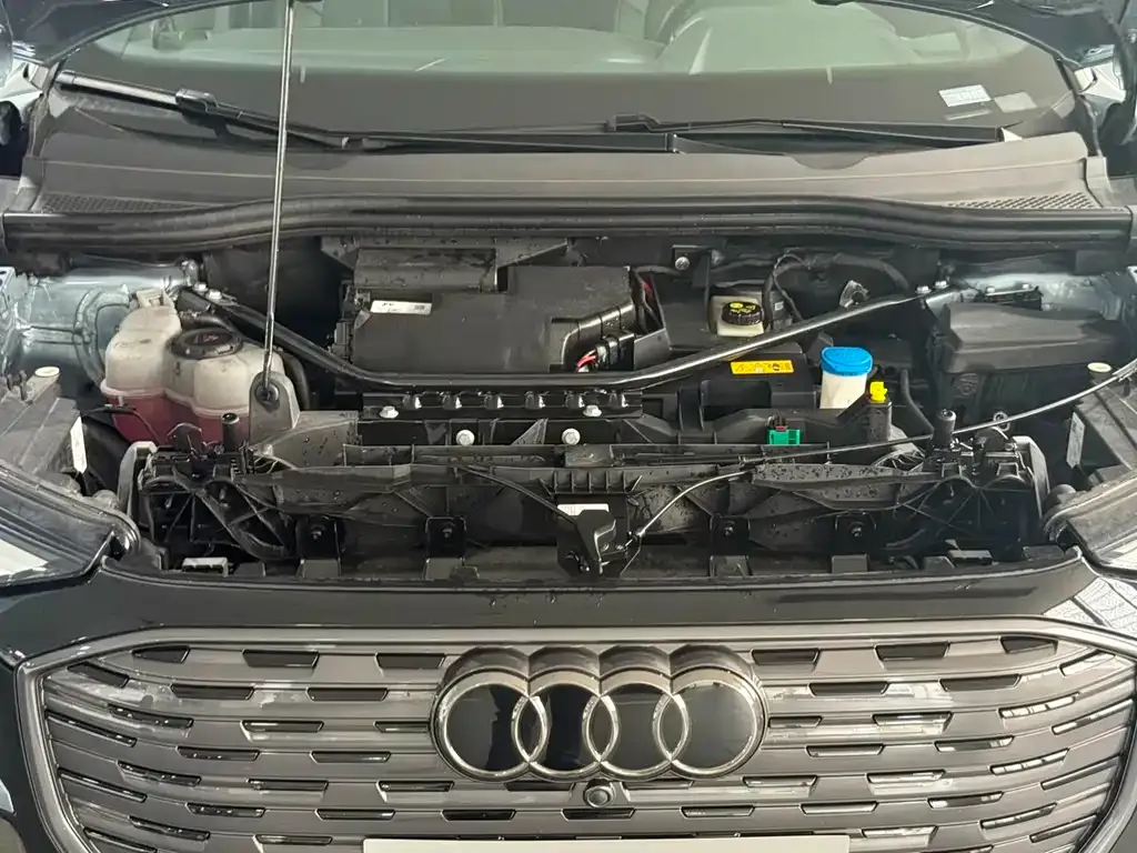 Audi Q4 e-tron — фото 10