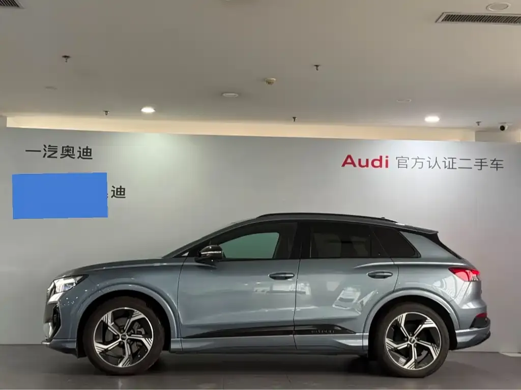 Audi Q4 e-tron — фото 2