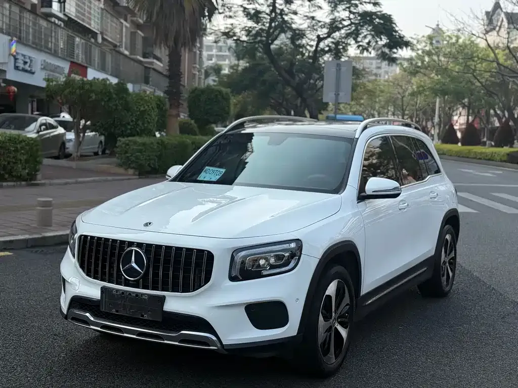 Mercedes-Benz GLB — фото 1