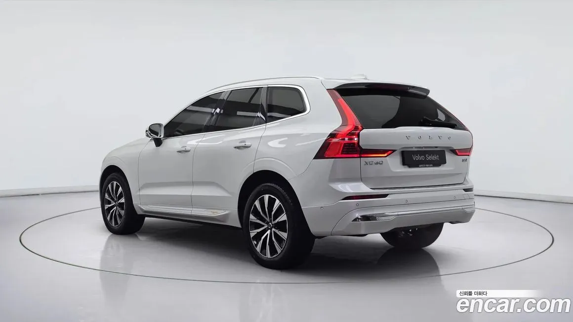 Volvo XC60 — фото 4