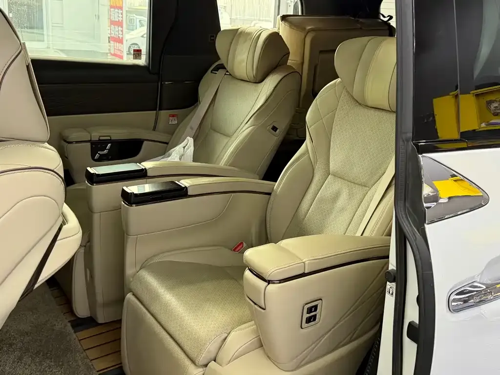 Toyota Vellfire — фото 3