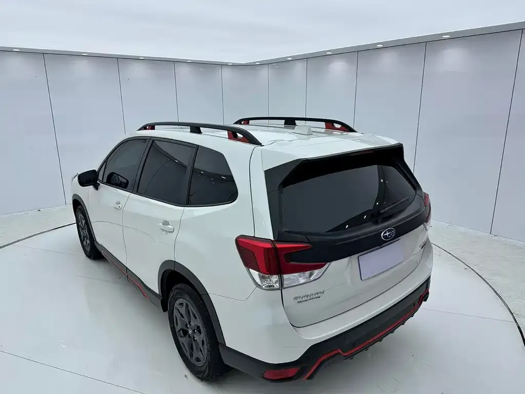 Subaru Forester — фото 8