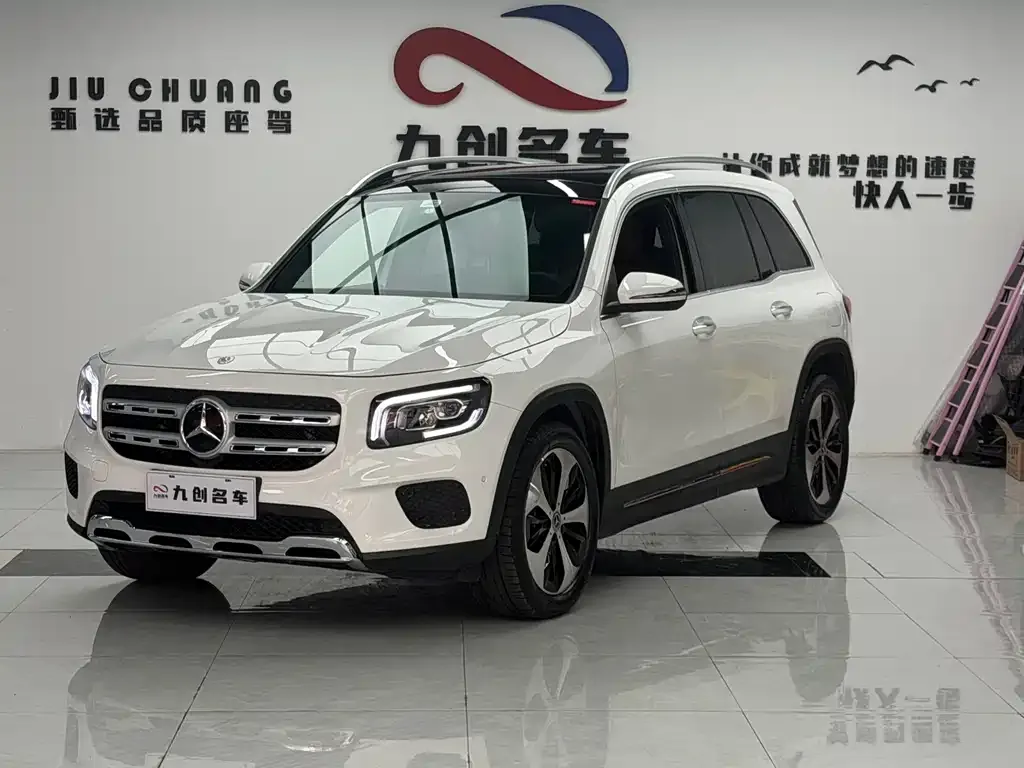 Mercedes-Benz GLB — фото 1