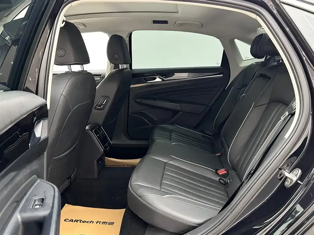 Volkswagen Passat — фото 10