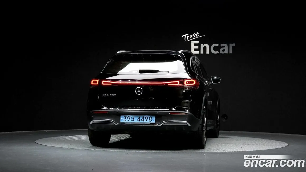 Mercedes-Benz EQA — фото 7