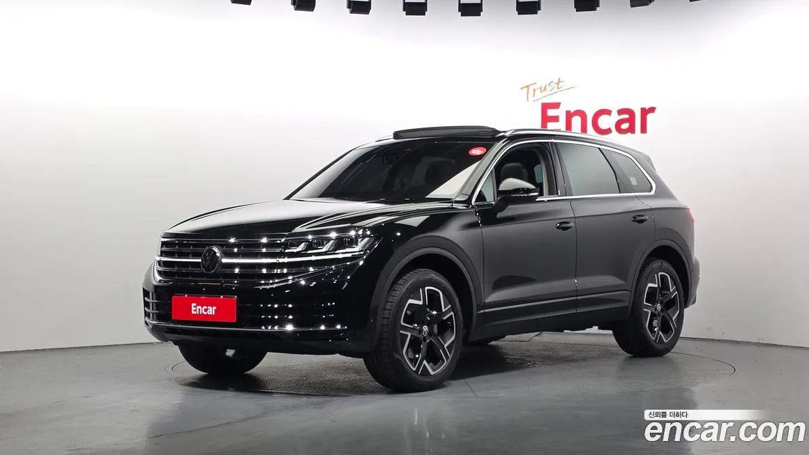 Volkswagen Touareg — фото 1