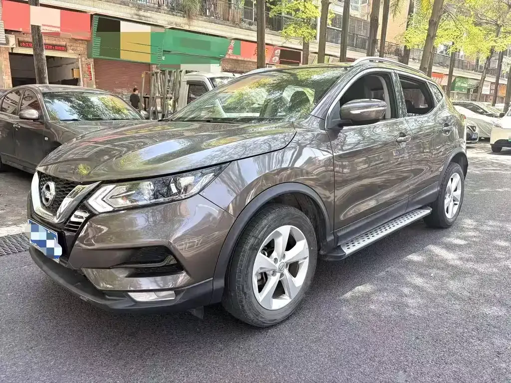 Nissan Qashqai — фото 1