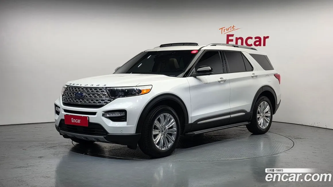 Ford Explorer — фото 1