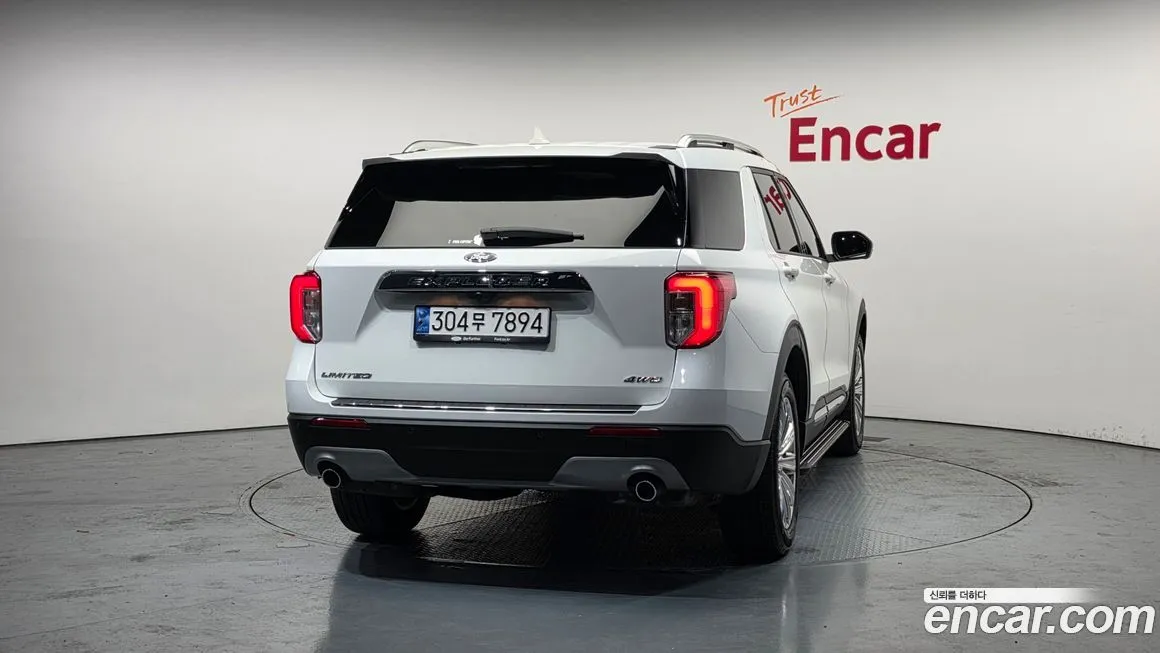 Ford Explorer — фото 8