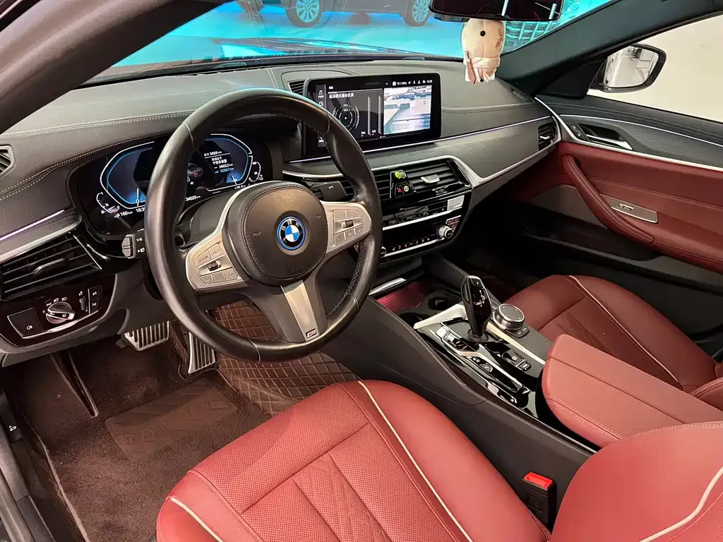 BMW 5 Series New Energy — фото 9