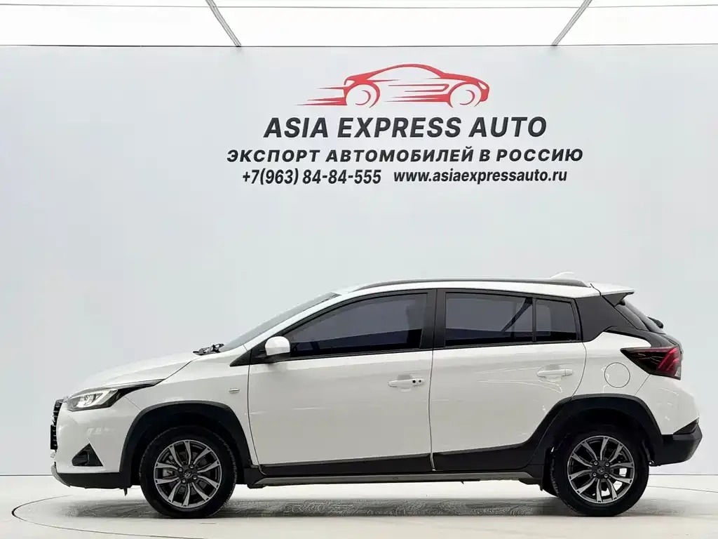 Toyota Yaris L — фото 7
