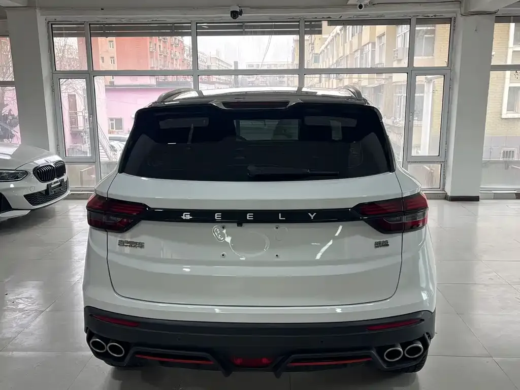 Geely Binyue — фото 10