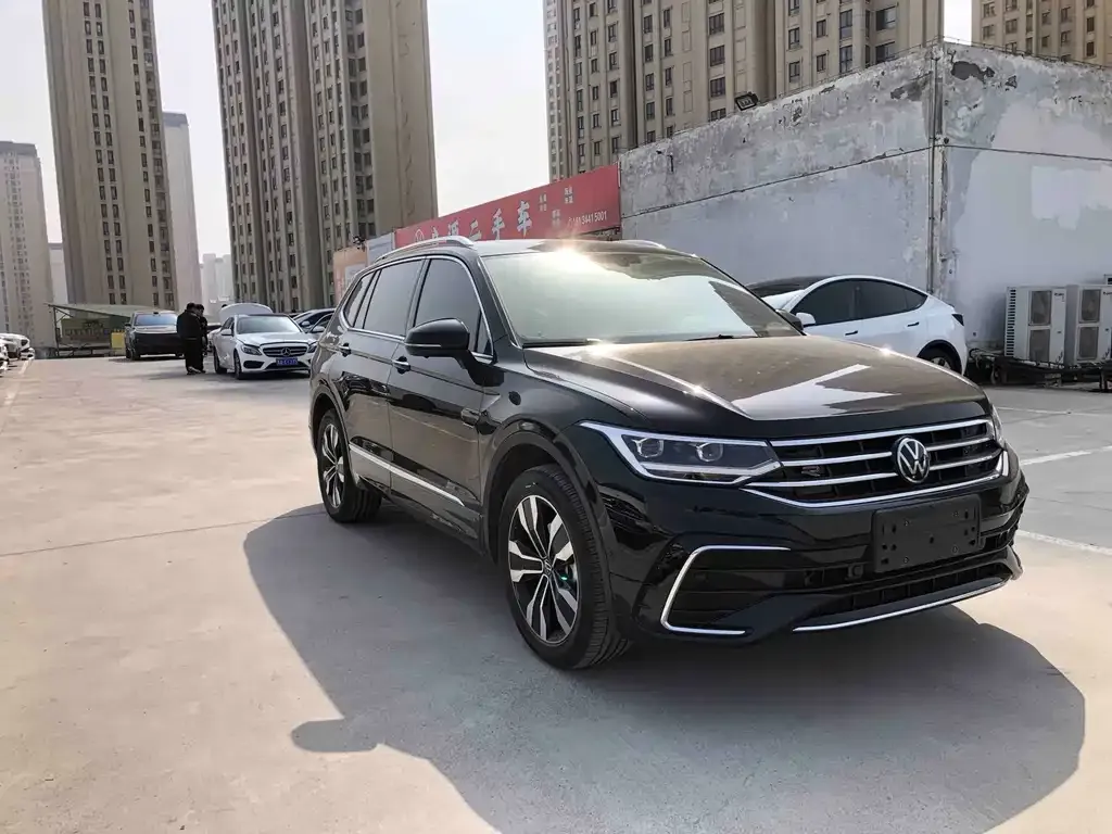Volkswagen Tiguan L — фото 6