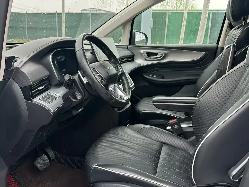 Roewe iMAX8 — фото 4