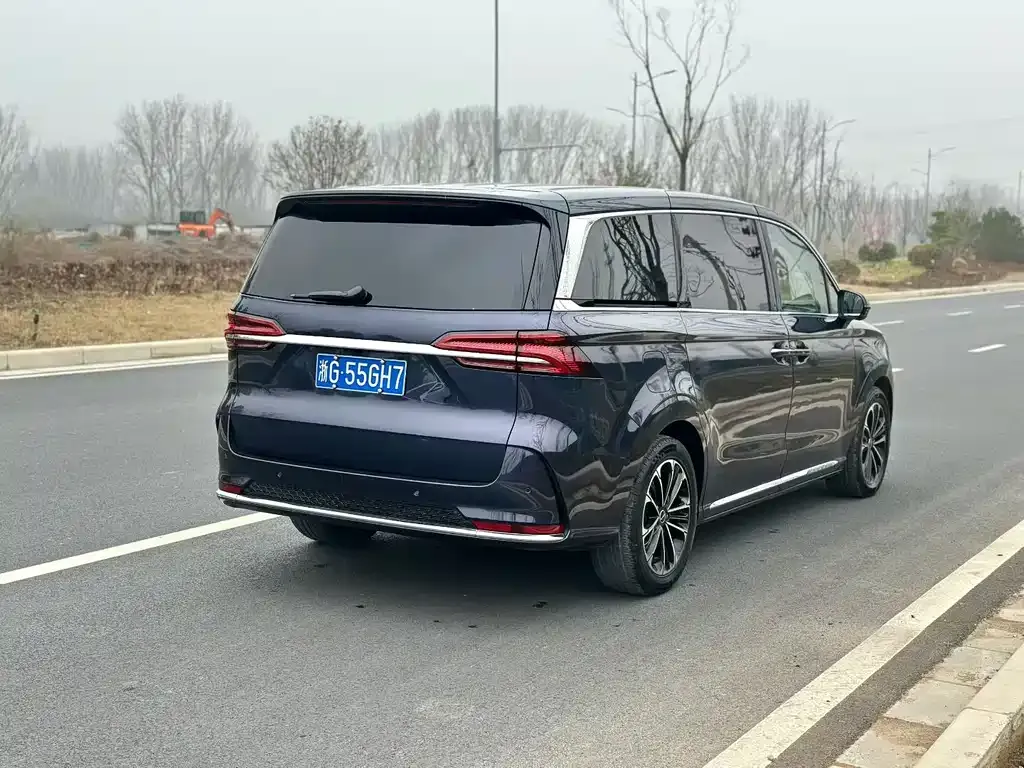 Roewe iMAX8 — фото 7