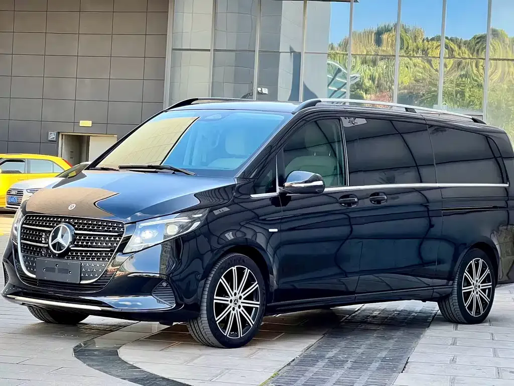 Mercedes-Benz V-Class — фото 1
