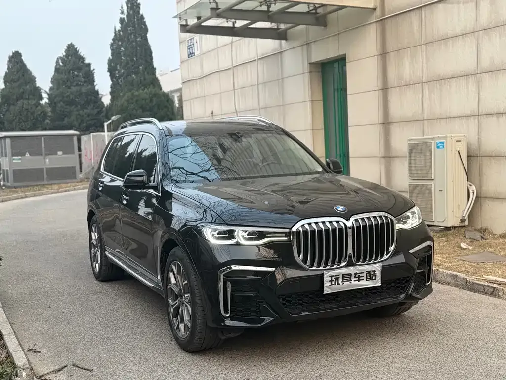 BMW X7 — фото 2