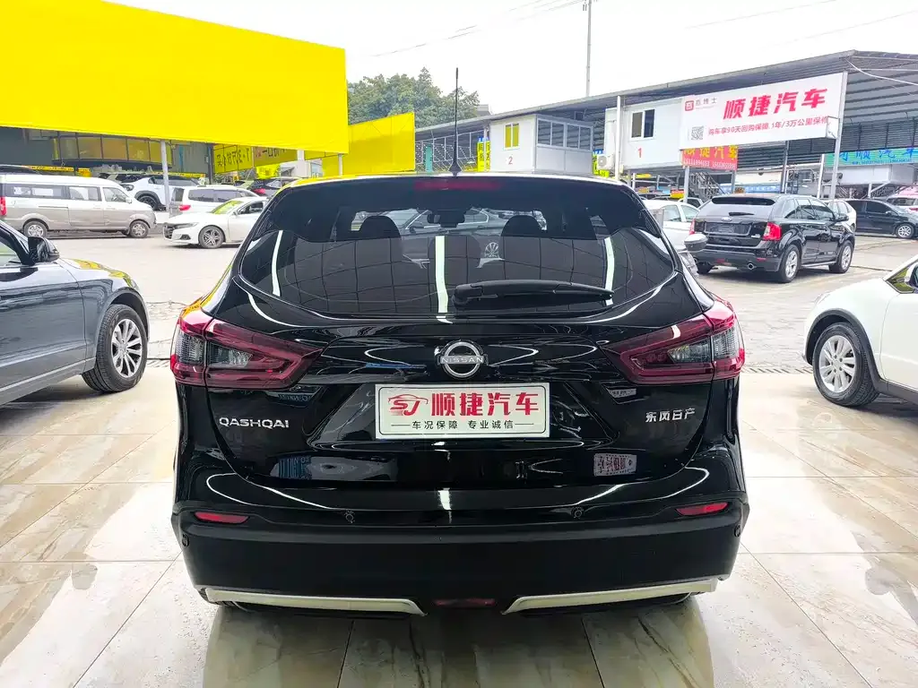 Nissan Qashqai — фото 4