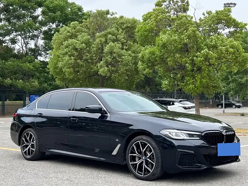 BMW 5 Series — фото 10