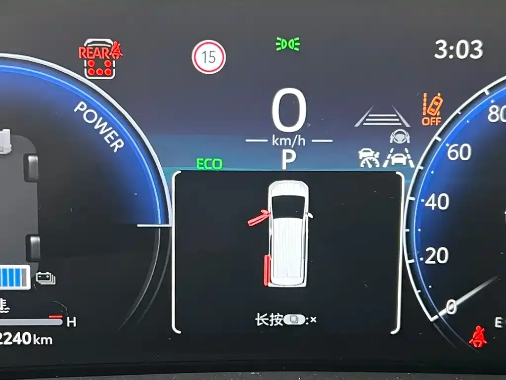 Toyota Alphard — фото 2