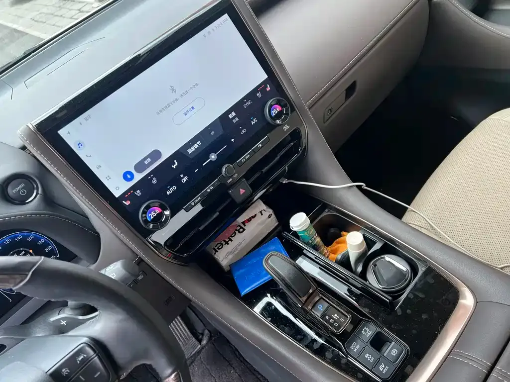 Toyota Alphard — фото 3