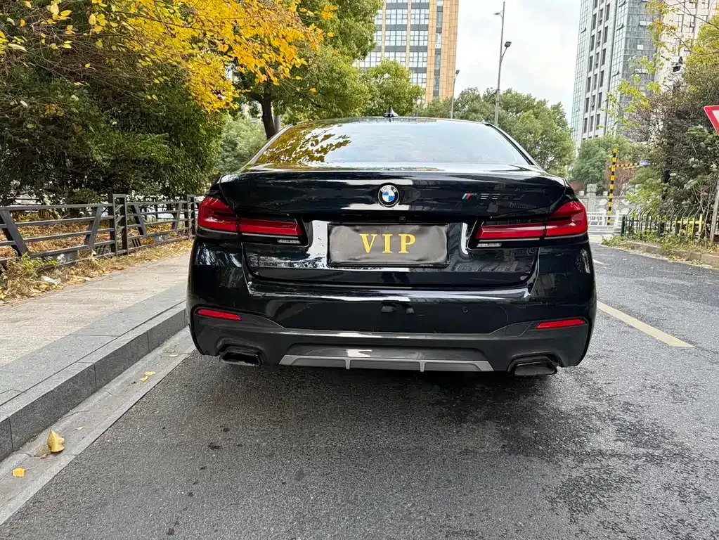 BMW 5 Series — фото 10