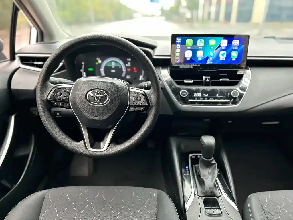 Toyota Corolla — фото 10
