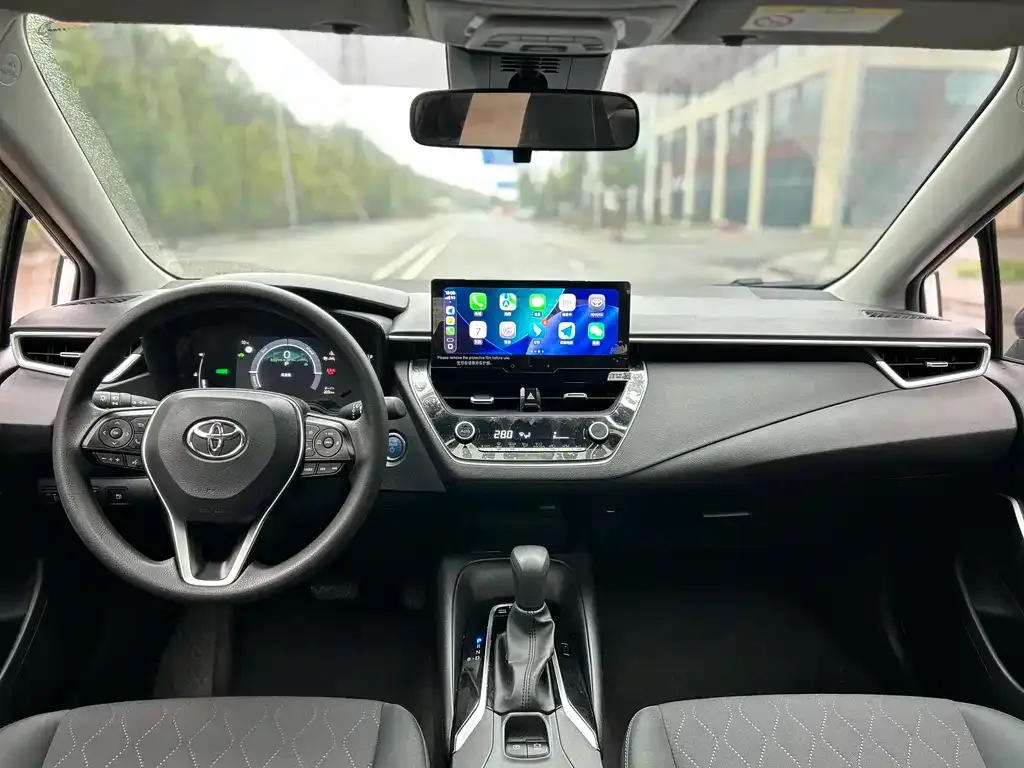 Toyota Corolla — фото 7