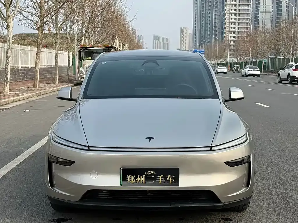 Tesla Model Y L — фото 7