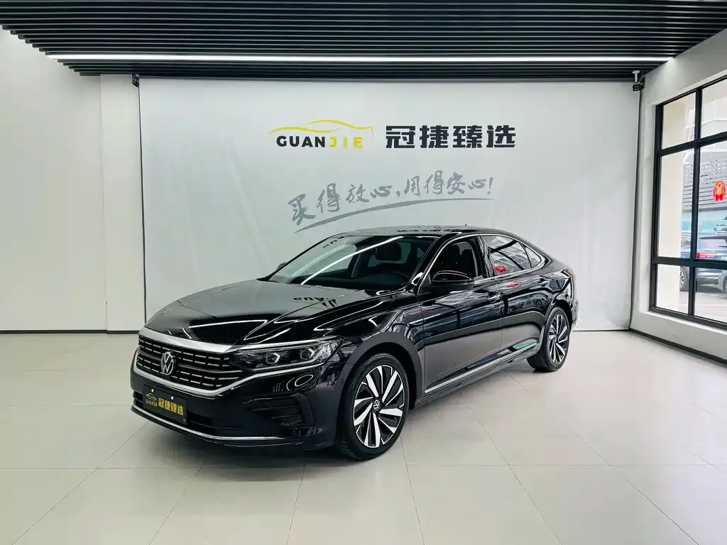 Volkswagen Passat — фото 1