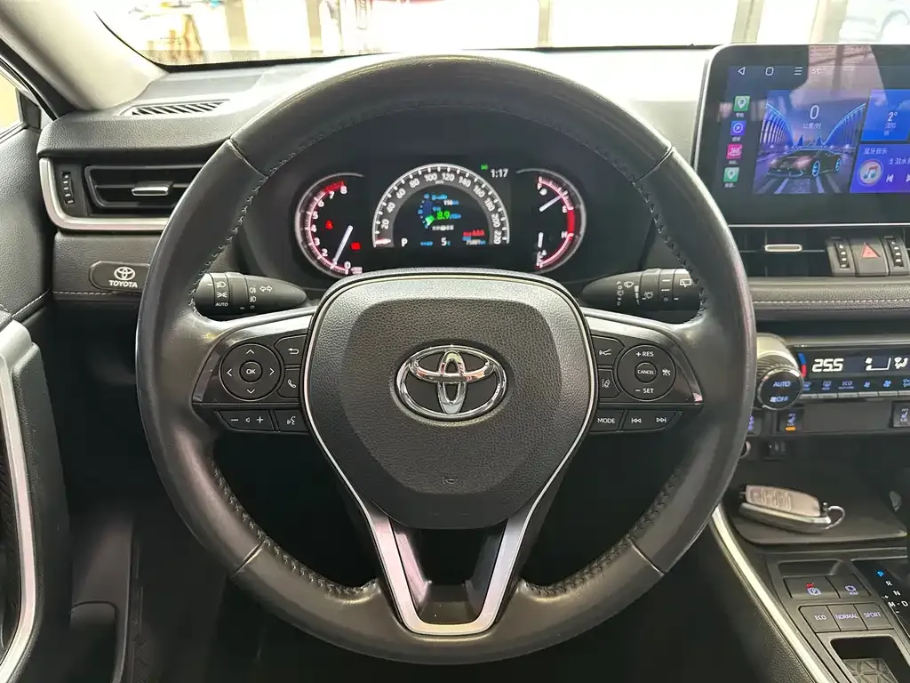 Toyota RAV4 — фото 4