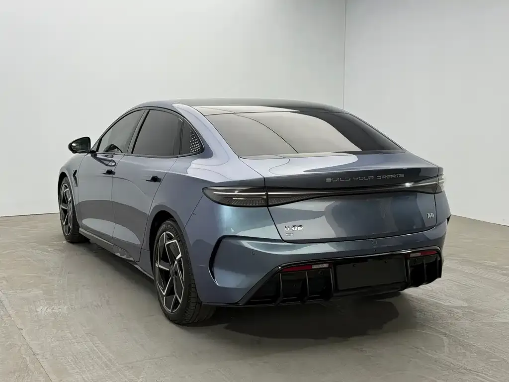 BYD Seal — фото 8