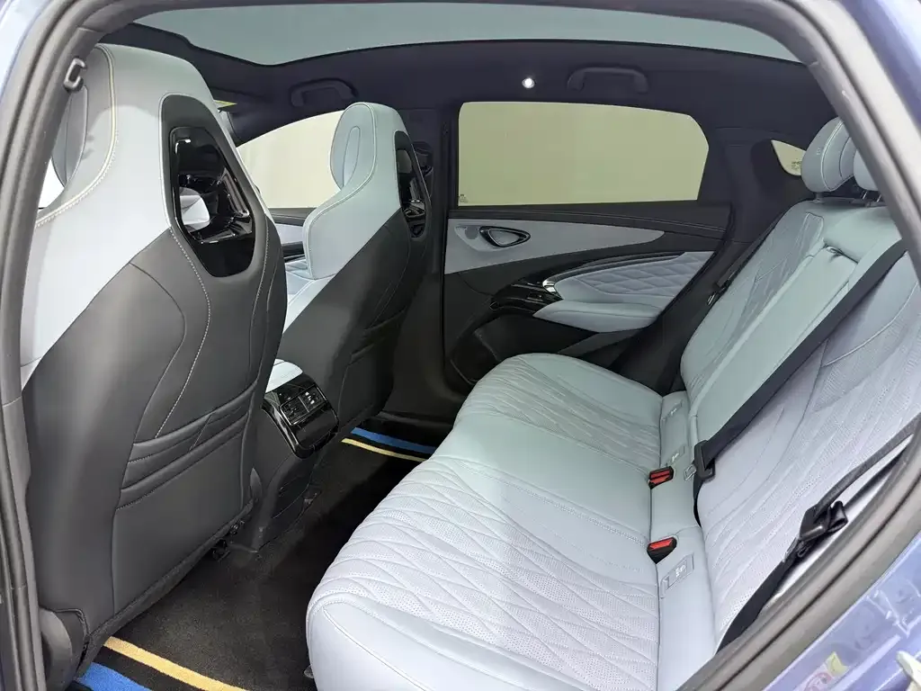 BYD Seal — фото 7