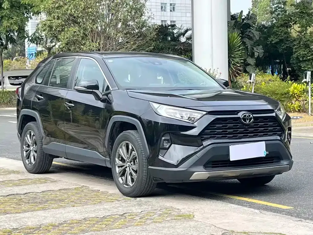 Toyota RAV4 — фото 10