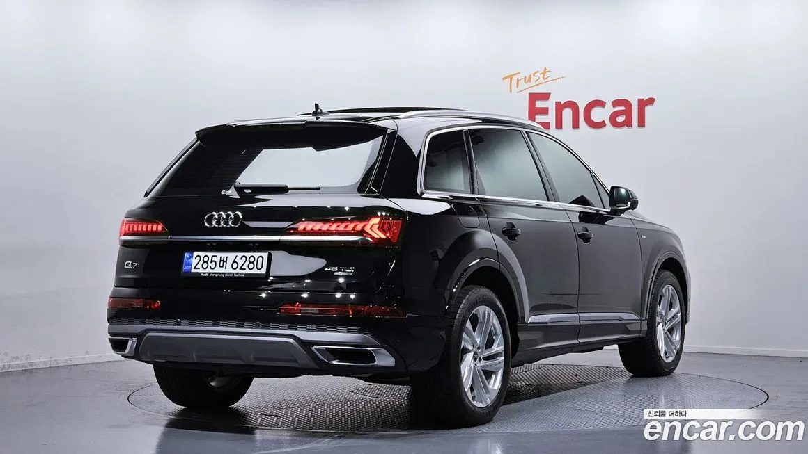 Audi Q7 — фото 6