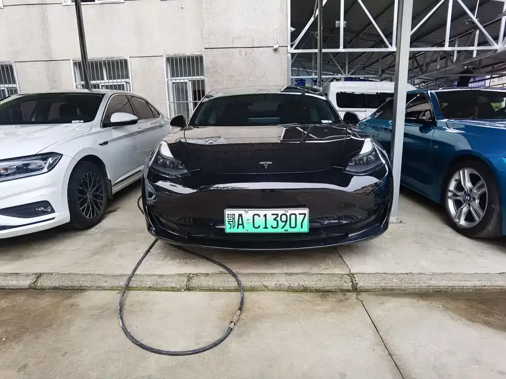 Tesla Model 3 — фото 10