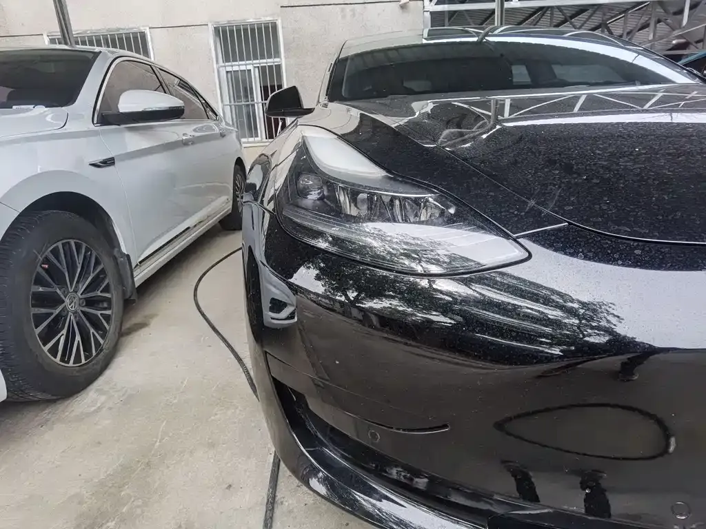 Tesla Model 3 — фото 2