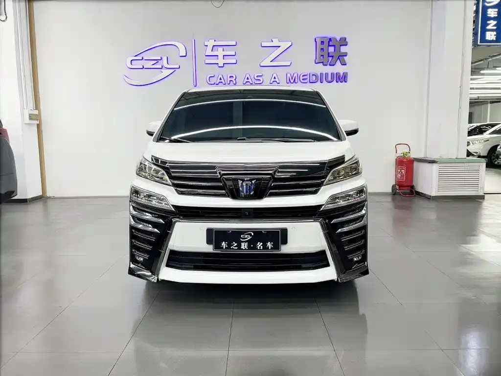 Toyota Vellfire — фото 10
