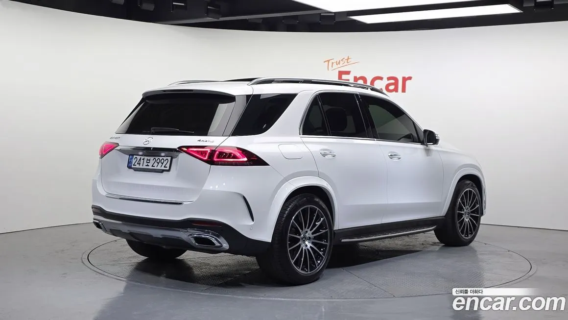 Mercedes-Benz GLE-Class — фото 10