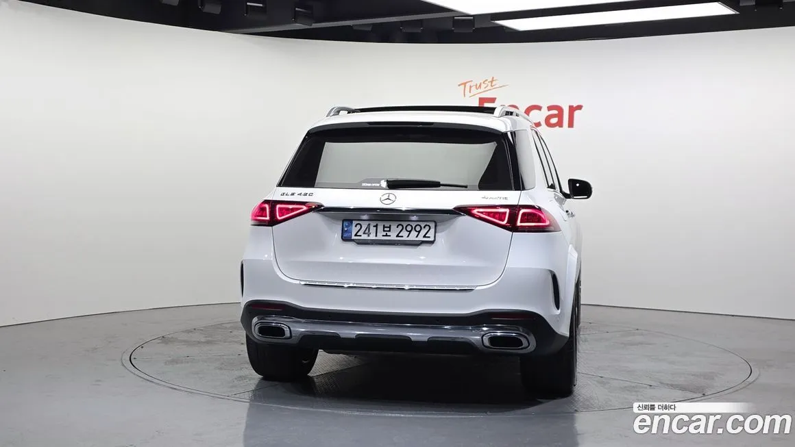 Mercedes-Benz GLE-Class — фото 7