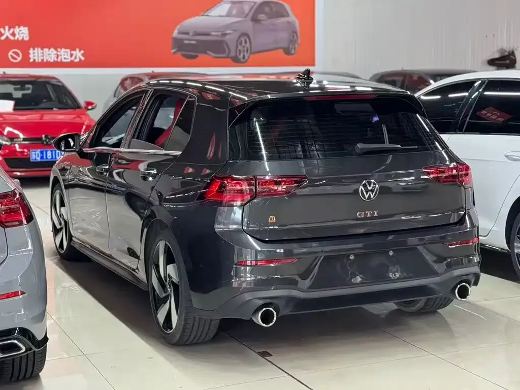 Volkswagen Golf GTI — фото 8