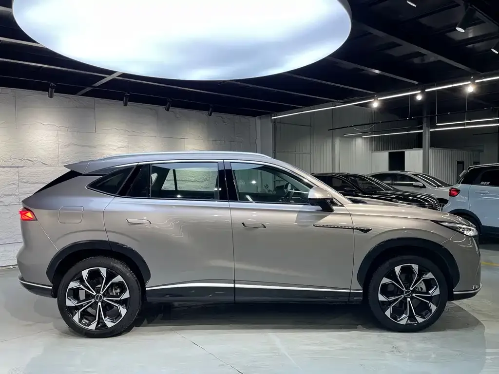 Roewe RX5 New Energy — фото 4