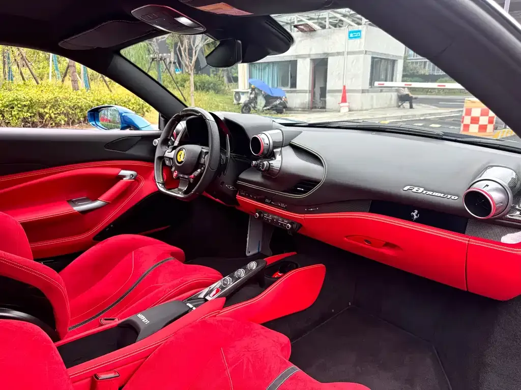 Ferrari F8 — фото 7
