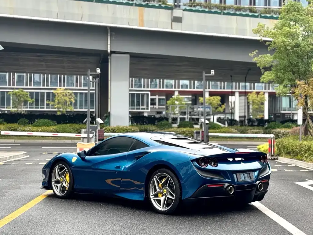 Ferrari F8 — фото 8