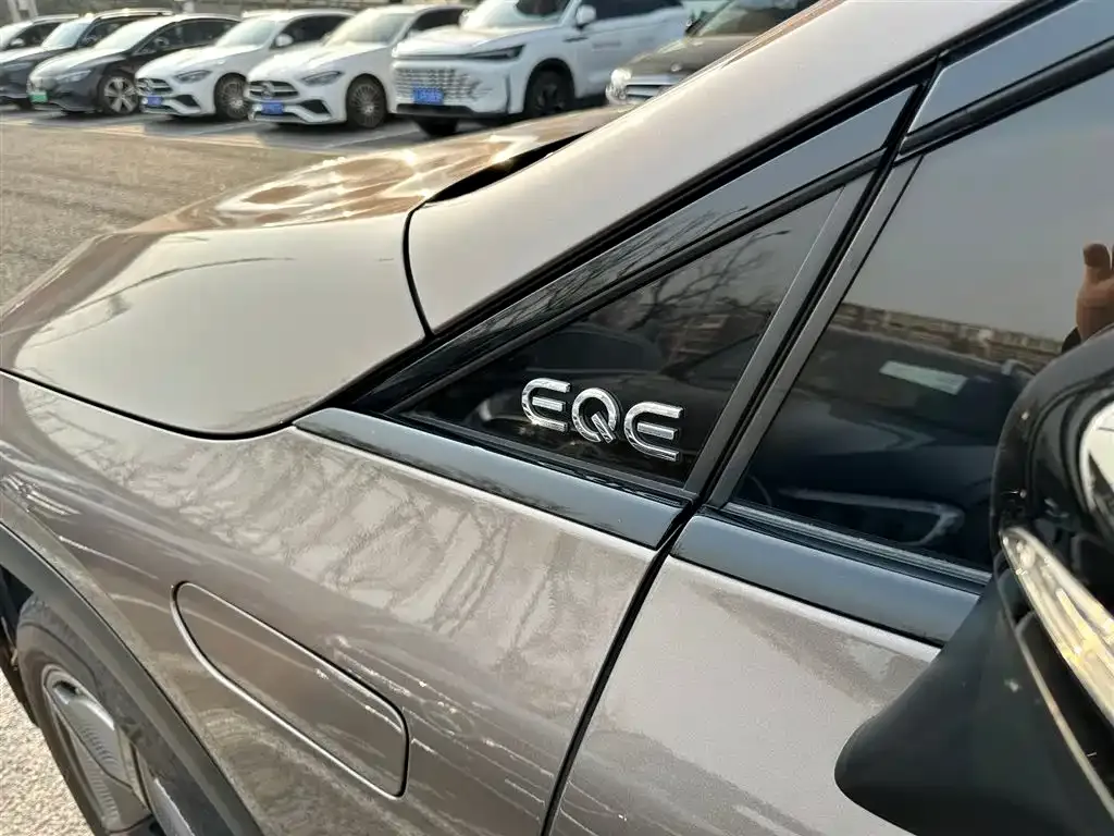 Mercedes-Benz EQE SUV — фото 2