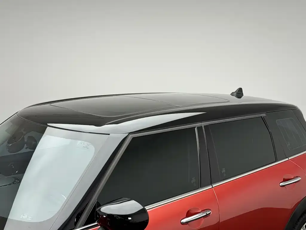 MINI Clubman — фото 2