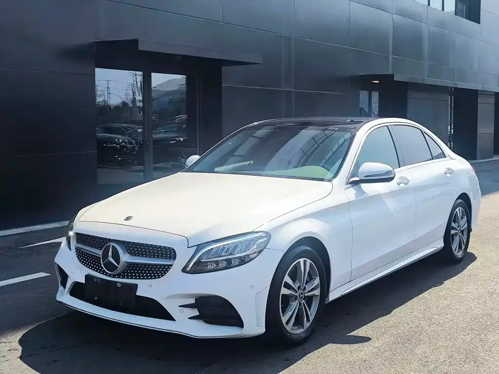 Mercedes-Benz C-Class — фото 1