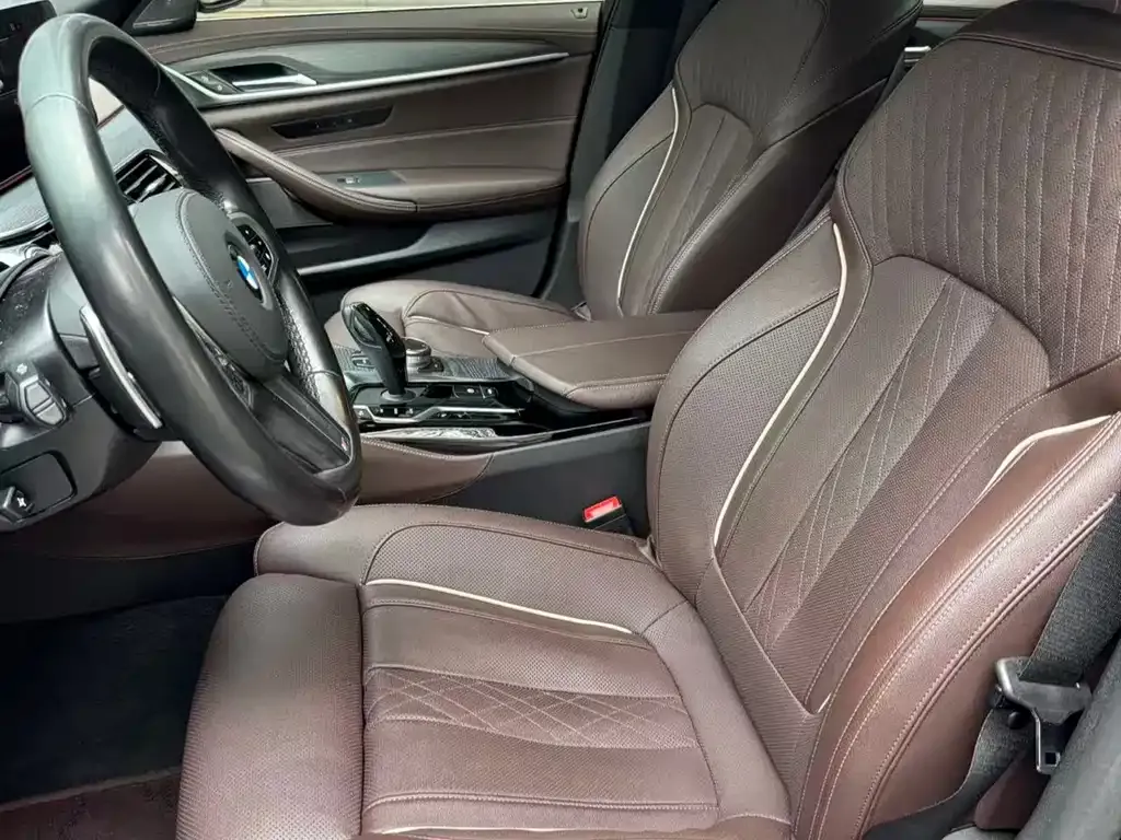 BMW 5 Series — фото 10