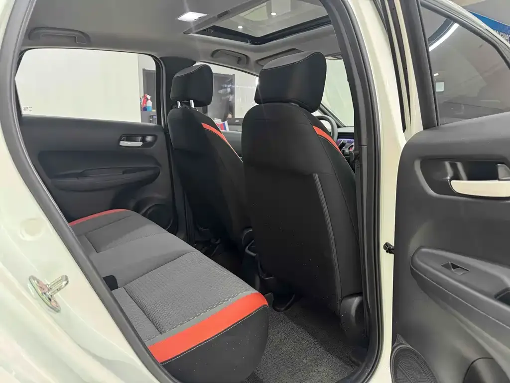 Honda Fit — фото 10